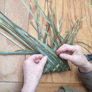 Harakeke (NZ Flax) Weaving Workshop - Beginner Journey