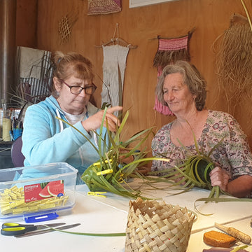 Harakeke (NZ Flax) Weaving Workshop - Beginner Journey – NZ Textile ...